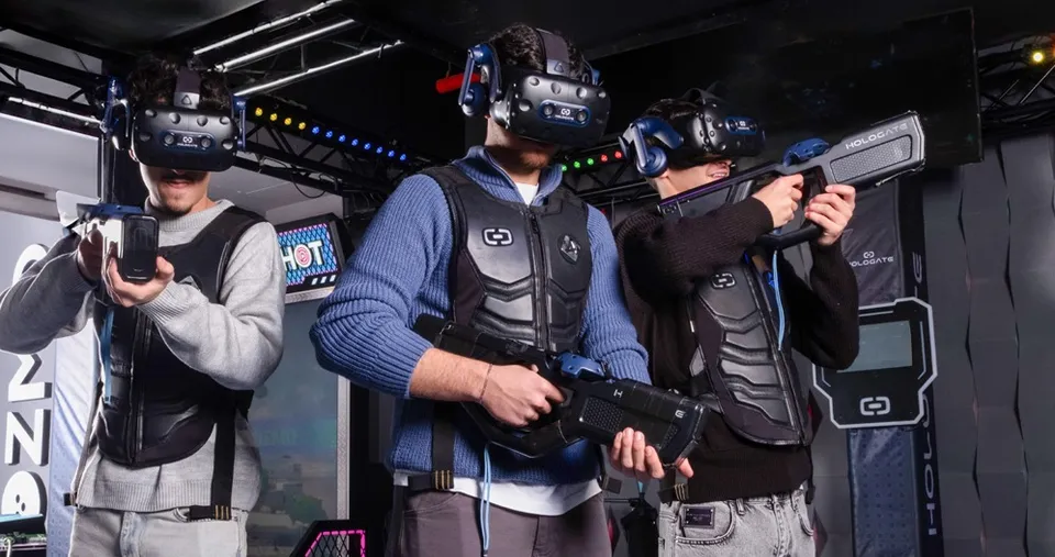 عرض ترفيهي لشخصين ( ساعتين من اللعب المفتوح في ألعاب VR + جولة بولينج واحدة + أركيد  )